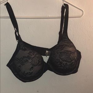 VICTORIAS SECRET BRA